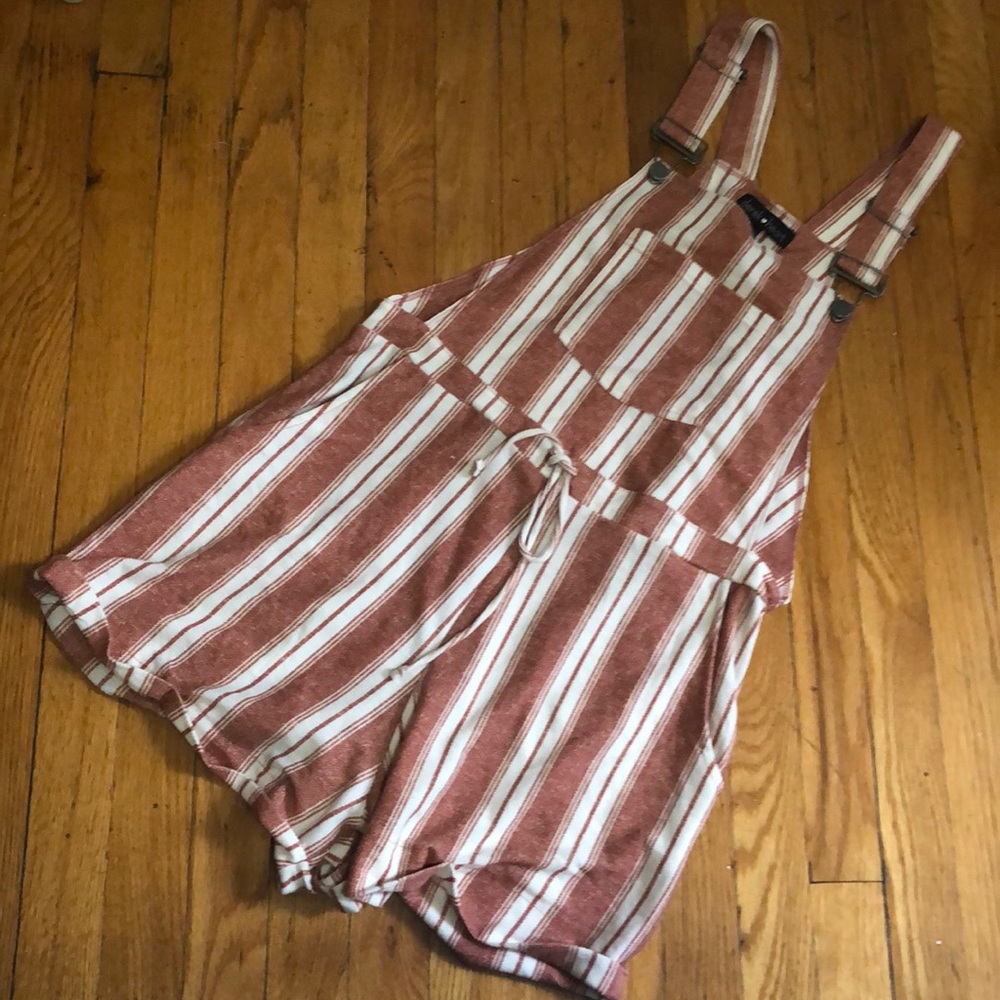 NWT‼️ Striped Overall shorts 🌻